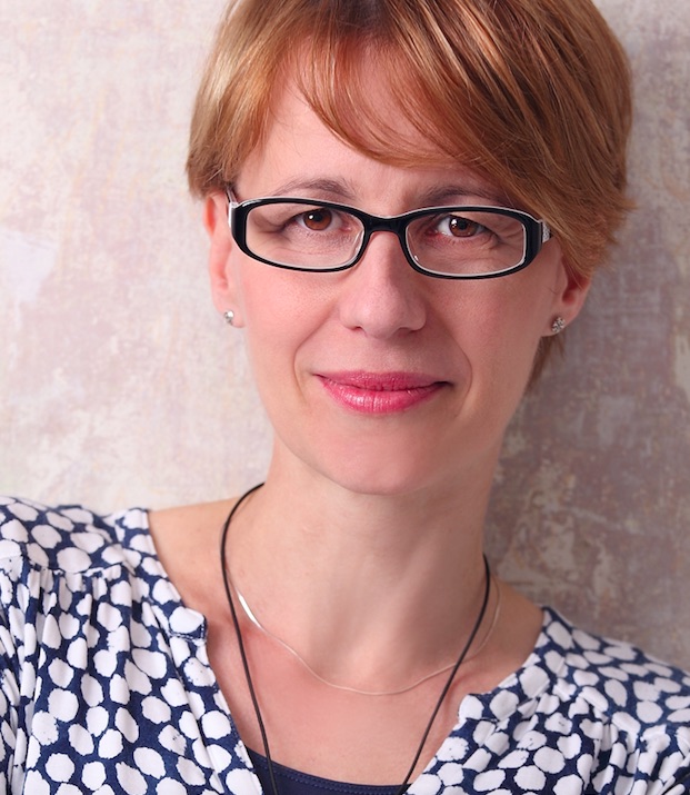 dr. Fehér Katalin | Digitális adatvédelem: trendek és megközelítések | Invitech Solutions blog